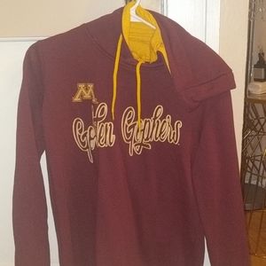 Medium Women's university of Minnesota hoodie
